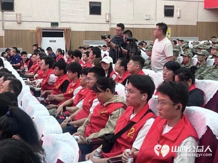 聆听老兵红色宣讲志愿同行传承红色薪火｜吕梁市离石区青年志愿者协会组织志愿者参与山西省老兵宣讲团弘扬长征精神争当复兴先锋主题巡回宣讲报告会现场会务秩序引导等保障服务 - 第1张