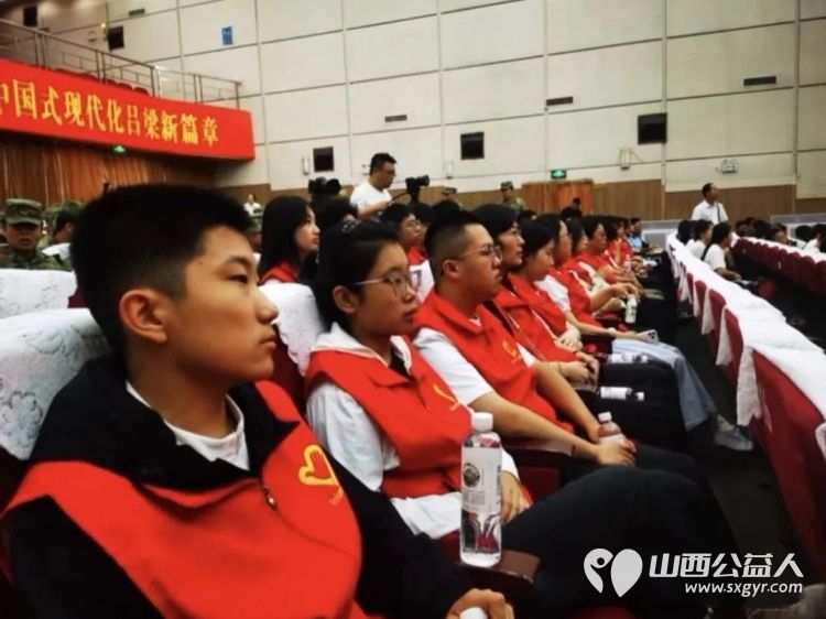 聆听老兵红色宣讲志愿同行传承红色薪火｜吕梁市离石区青年志愿者协会组织志愿者参与山西省老兵宣讲团弘扬长征精神争当复兴先锋主题巡回宣讲报告会现场会务秩序引导等保障服务 - 第2张