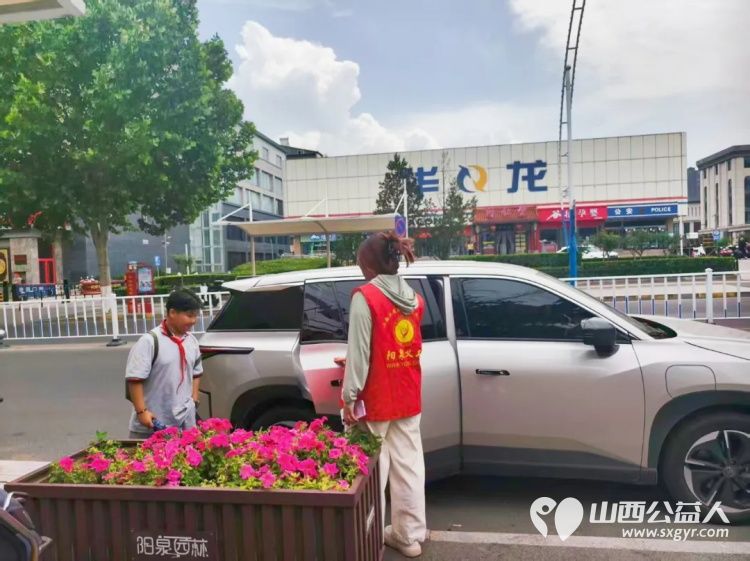 爱心护学岗暖心护成长----阳泉市义工联合会2026年6月组织阳泉义工参加护学岗服务守护着小学生的上学平安路 - 第13张 - 山西公益人 爱心护学岗暖心护成长----阳泉市义工联合会2026年6月组织阳泉义工参加护学岗服务守护着小学生的上学平安路 - 第13张