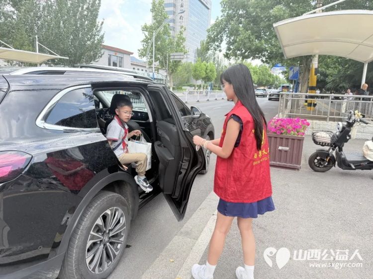 爱心护学岗暖心护成长----阳泉市义工联合会2026年6月组织阳泉义工参加护学岗服务守护着小学生的上学平安路 - 第10张 - 山西公益人 爱心护学岗暖心护成长----阳泉市义工联合会2026年6月组织阳泉义工参加护学岗服务守护着小学生的上学平安路 - 第10张