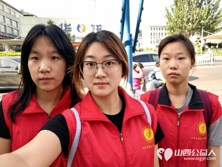 爱心护学岗暖心护成长----阳泉市义工联合会2026年6月组织阳泉义工参加护学岗服务守护着小学生的上学平安路 - 第1张 - 山西公益人 爱心护学岗暖心护成长----阳泉市义工联合会2026年6月组织阳泉义工参加护学岗服务守护着小学生的上学平安路 - 第1张