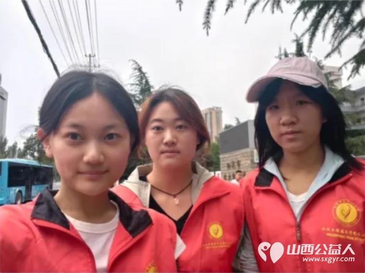 爱心护学岗暖心护成长----阳泉市义工联合会2026年6月组织阳泉义工参加护学岗服务守护着小学生的上学平安路 - 第2张 - 山西公益人 爱心护学岗暖心护成长----阳泉市义工联合会2026年6月组织阳泉义工参加护学岗服务守护着小学生的上学平安路 - 第2张