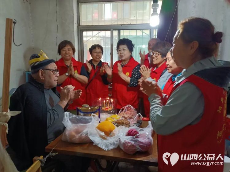 阳泉市义工联合会2026年6月幸福家园敬老服务40名义工服务了19次对新市街等社区的13位服务对象提供了志愿服务以平凡陪伴延续义工之间的真挚情谊 - 第1张 - 山西公益人 阳泉市义工联合会2026年6月幸福家园敬老服务40名义工服务了19次对新市街等社区的13位服务对象提供了志愿服务以平凡陪伴延续义工之间的真挚情谊 - 第1张