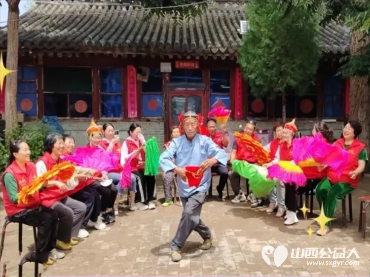 风雨同心助农售杏温情传递双向温暖----忻州市爱心公益协会帮助志愿者王秀平韩沟村家中60棵彩虹杏的采摘工作采摘杏子1100余斤捐赠至5所光荣院养老院及特殊教育学校 - 第20张 - 山西公益人 风雨同心助农售杏温情传递双向温暖----忻州市爱心公益协会帮助志愿者王秀平韩沟村家中60棵彩虹杏的采摘工作采摘杏子1100余斤捐赠至5所光荣院养老院及特殊教育学校 - 第20张