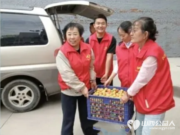风雨同心助农售杏温情传递双向温暖----忻州市爱心公益协会帮助志愿者王秀平韩沟村家中60棵彩虹杏的采摘工作采摘杏子1100余斤捐赠至5所光荣院养老院及特殊教育学校 - 第34张 - 山西公益人 风雨同心助农售杏温情传递双向温暖----忻州市爱心公益协会帮助志愿者王秀平韩沟村家中60棵彩虹杏的采摘工作采摘杏子1100余斤捐赠至5所光荣院养老院及特殊教育学校 - 第34张