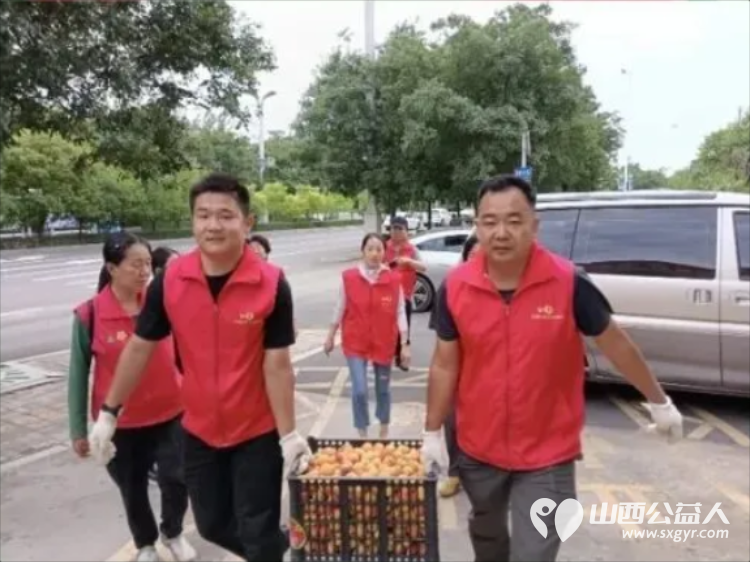 风雨同心助农售杏温情传递双向温暖----忻州市爱心公益协会帮助志愿者王秀平韩沟村家中60棵彩虹杏的采摘工作采摘杏子1100余斤捐赠至5所光荣院养老院及特殊教育学校 - 第33张 - 山西公益人 风雨同心助农售杏温情传递双向温暖----忻州市爱心公益协会帮助志愿者王秀平韩沟村家中60棵彩虹杏的采摘工作采摘杏子1100余斤捐赠至5所光荣院养老院及特殊教育学校 - 第33张