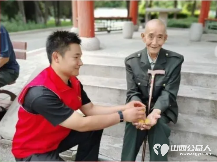 风雨同心助农售杏温情传递双向温暖----忻州市爱心公益协会帮助志愿者王秀平韩沟村家中60棵彩虹杏的采摘工作采摘杏子1100余斤捐赠至5所光荣院养老院及特殊教育学校 - 第36张 - 山西公益人 风雨同心助农售杏温情传递双向温暖----忻州市爱心公益协会帮助志愿者王秀平韩沟村家中60棵彩虹杏的采摘工作采摘杏子1100余斤捐赠至5所光荣院养老院及特殊教育学校 - 第36张