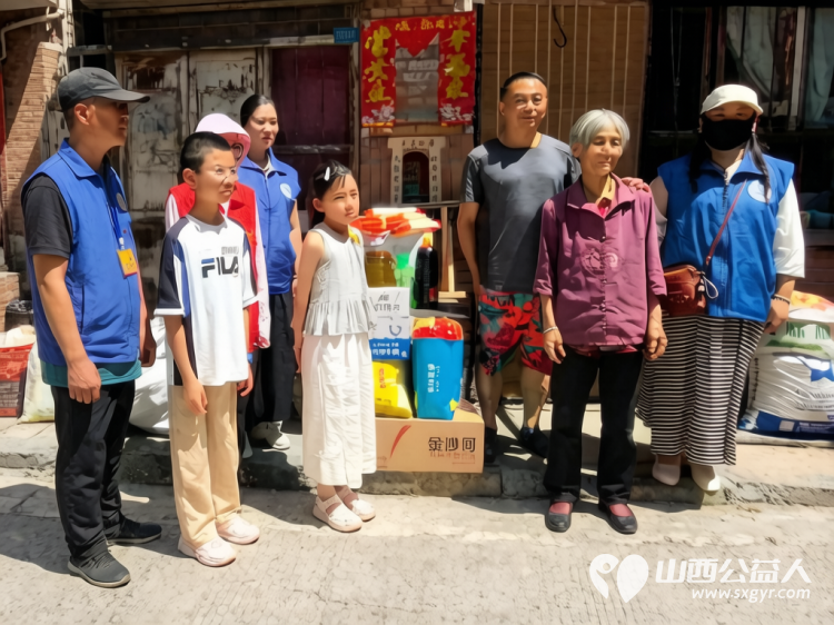 传承纪兰志温情暖人心----长治市小雨点公益志愿者协会思源组开展庆七一主题党日活动暨平顺公益行走访了七家孤寡老人家庭共捐赠总价值5000元的款物 - 第16张 - 山西公益人 传承纪兰志温情暖人心----长治市小雨点公益志愿者协会思源组开展庆七一主题党日活动暨平顺公益行走访了七家孤寡老人家庭共捐赠总价值5000元的款物 - 第16张