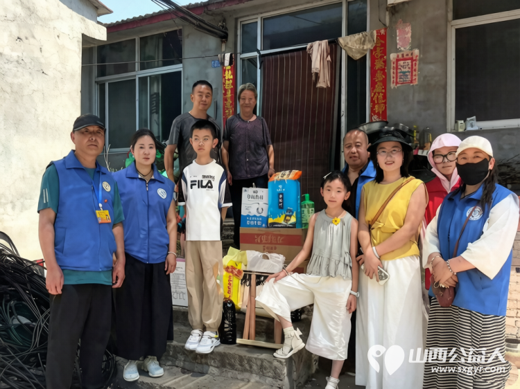 传承纪兰志温情暖人心----长治市小雨点公益志愿者协会思源组开展庆七一主题党日活动暨平顺公益行走访了七家孤寡老人家庭共捐赠总价值5000元的款物 - 第15张 - 山西公益人 传承纪兰志温情暖人心----长治市小雨点公益志愿者协会思源组开展庆七一主题党日活动暨平顺公益行走访了七家孤寡老人家庭共捐赠总价值5000元的款物 - 第15张