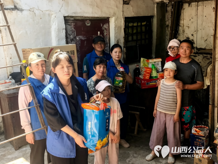 传承纪兰志温情暖人心----长治市小雨点公益志愿者协会思源组开展庆七一主题党日活动暨平顺公益行走访了七家孤寡老人家庭共捐赠总价值5000元的款物 - 第10张 - 山西公益人 传承纪兰志温情暖人心----长治市小雨点公益志愿者协会思源组开展庆七一主题党日活动暨平顺公益行走访了七家孤寡老人家庭共捐赠总价值5000元的款物 - 第10张