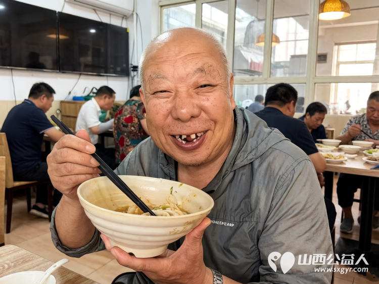 一碗热面暖人心文化健体添温情----长治市小雨点公益志愿者协会思源组7月6日在长治市雨花斋二部开展免费供餐暖心公益活动 - 第27张