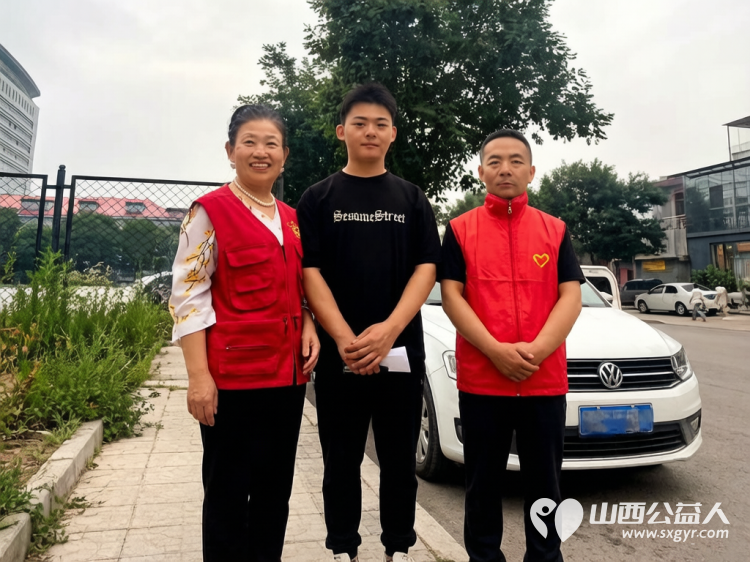 寿阳县卡卡公益志愿者协会开启暑期助学帮扶活动本次共资助4名困境学子为每名孩子发放1000元助学金和一些生活物资感谢爱心志愿者的这份温暖 - 第4张