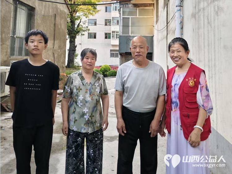 寿阳县卡卡公益志愿者协会开启暑期助学帮扶活动本次共资助4名困境学子为每名孩子发放1000元助学金和一些生活物资感谢爱心志愿者的这份温暖 - 第2张