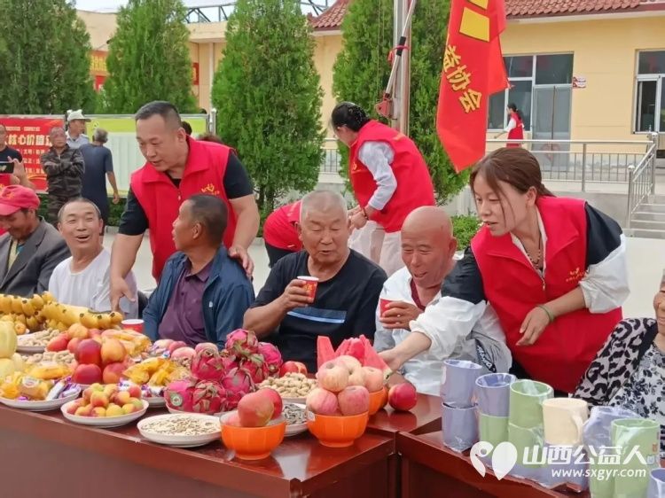 文化下乡暖人心爱心慰问情意浓----忻州市爱心公益协会走进忻府区兰村乡晏村开展慰问演出还为晏村十三户困难家庭发放了慰问礼品将社会大家庭的温暖切实传递到群众手中 - 第17张