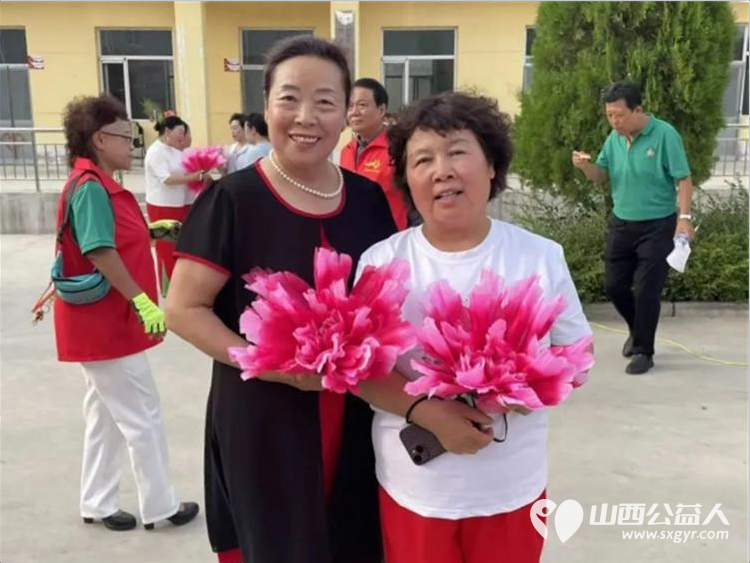 文化下乡暖人心爱心慰问情意浓----忻州市爱心公益协会走进忻府区兰村乡晏村开展慰问演出还为晏村十三户困难家庭发放了慰问礼品将社会大家庭的温暖切实传递到群众手中 - 第19张