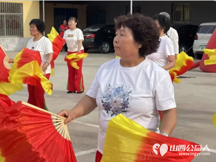 文化下乡暖人心爱心慰问情意浓----忻州市爱心公益协会走进忻府区兰村乡晏村开展慰问演出还为晏村十三户困难家庭发放了慰问礼品将社会大家庭的温暖切实传递到群众手中 - 第4张