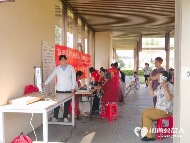 志愿服务进社区健康活动暖人心----介休市敬老协会2026年7月8日走进介休市北坛街道文苑街保利达小区为社区所有老人爱心理发义诊让每一位老人清爽舒心感受社会送来的暖心陪伴 - 第31张 - 山西公益人 志愿服务进社区健康活动暖人心----介休市敬老协会2026年7月8日走进介休市北坛街道文苑街保利达小区为社区所有老人爱心理发义诊让每一位老人清爽舒心感受社会送来的暖心陪伴 - 第31张