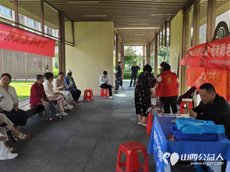 志愿服务进社区健康活动暖人心----介休市敬老协会2026年7月8日走进介休市北坛街道文苑街保利达小区为社区所有老人爱心理发义诊让每一位老人清爽舒心感受社会送来的暖心陪伴 - 第9张 - 山西公益人 志愿服务进社区健康活动暖人心----介休市敬老协会2026年7月8日走进介休市北坛街道文苑街保利达小区为社区所有老人爱心理发义诊让每一位老人清爽舒心感受社会送来的暖心陪伴 - 第9张