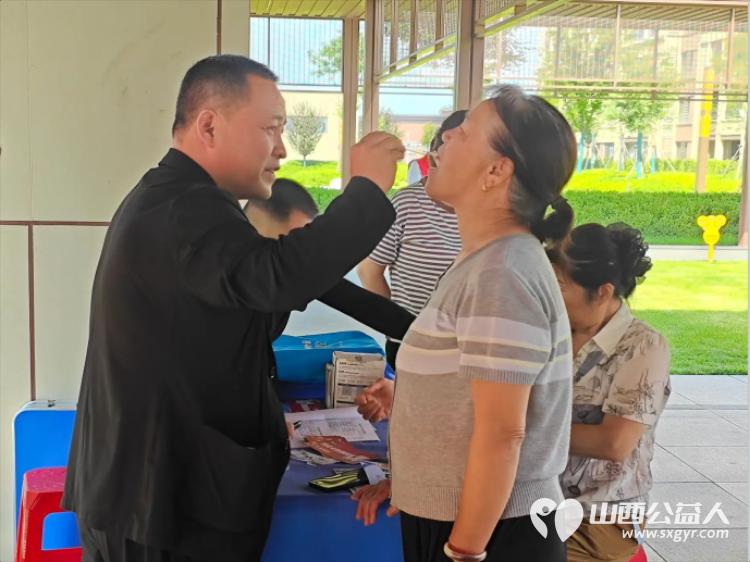 志愿服务进社区健康活动暖人心----介休市敬老协会2026年7月8日走进介休市北坛街道文苑街保利达小区为社区所有老人爱心理发义诊让每一位老人清爽舒心感受社会送来的暖心陪伴 - 第23张 - 山西公益人 志愿服务进社区健康活动暖人心----介休市敬老协会2026年7月8日走进介休市北坛街道文苑街保利达小区为社区所有老人爱心理发义诊让每一位老人清爽舒心感受社会送来的暖心陪伴 - 第23张