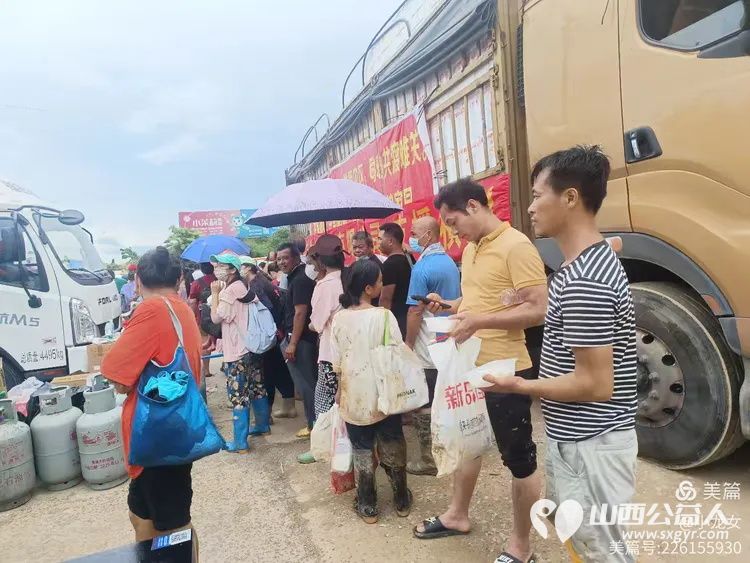 山西忻州志愿者冯丽驰援广西横州助力一线抗洪救灾安置点里忙不停尽己所能为受灾群众送上一份温暖与力量 - 第7张