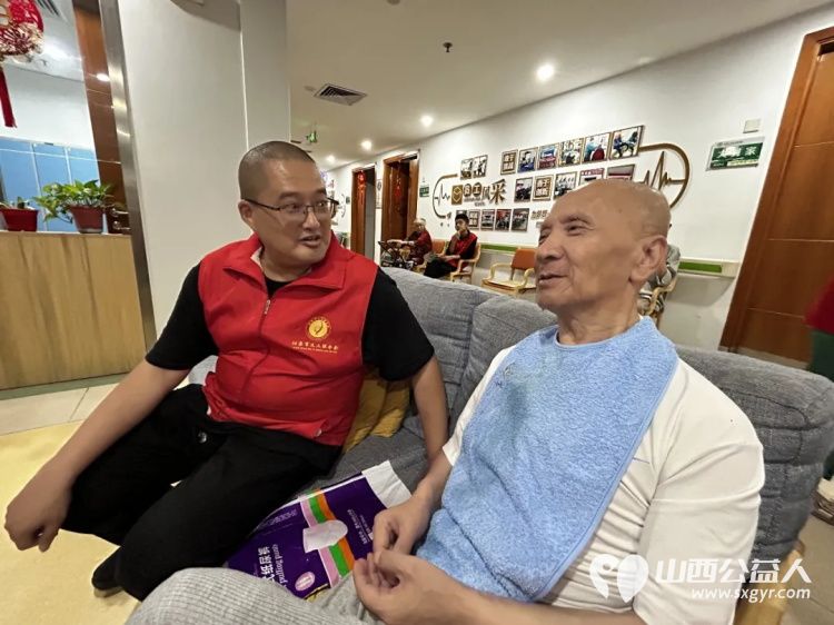 给老人一份幸福就是给自己一份快乐----阳泉市义工联合会在恒爱仁和为老服务院开展为老人理发洗头洗脚剪指甲陪他们聊天系列服务活动让老人们感受到来自社会亲情般的温暖 - 第24张 - 山西公益人 给老人一份幸福就是给自己一份快乐----阳泉市义工联合会在恒爱仁和为老服务院开展为老人理发洗头洗脚剪指甲陪他们聊天系列服务活动让老人们感受到来自社会亲情般的温暖 - 第24张