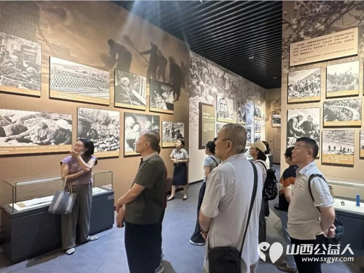 传承西沟精神坚守初心使命----长治市正能量公益协会组织志愿者赴平顺西沟开展红色研学实践活动实地感悟西沟精神走访慰问村内高龄老党员以暖心慰问传递温情 - 第24张