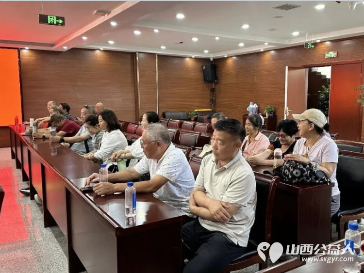 传承西沟精神坚守初心使命----长治市正能量公益协会组织志愿者赴平顺西沟开展红色研学实践活动实地感悟西沟精神走访慰问村内高龄老党员以暖心慰问传递温情 - 第6张