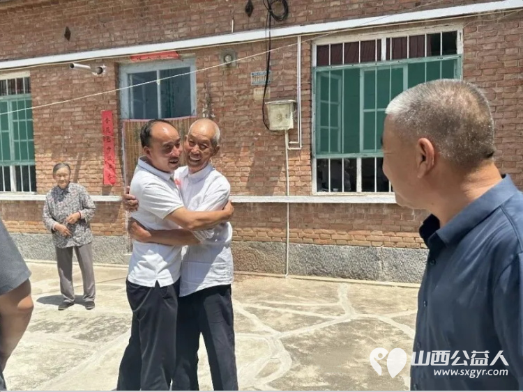 传承西沟精神坚守初心使命----长治市正能量公益协会组织志愿者赴平顺西沟开展红色研学实践活动实地感悟西沟精神走访慰问村内高龄老党员以暖心慰问传递温情 - 第18张