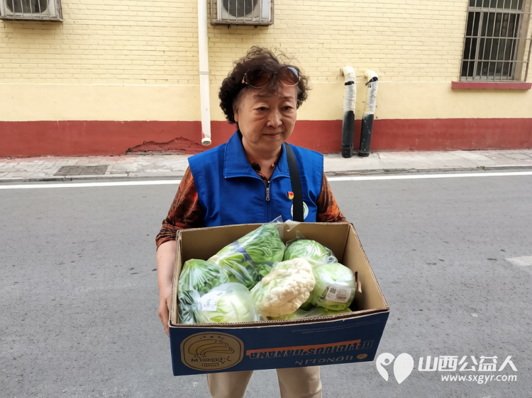 让世界充满爱心系折翼天使----长治市小雨点公益志愿者协会来到启明星智障儿童托管中心看望生活在那里可爱的孩子们为他们送去了关愛 - 第11张 - 山西公益人 让世界充满爱心系折翼天使----长治市小雨点公益志愿者协会来到启明星智障儿童托管中心看望生活在那里可爱的孩子们为他们送去了关愛 - 第11张