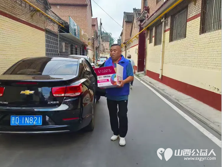 让世界充满爱心系折翼天使----长治市小雨点公益志愿者协会来到启明星智障儿童托管中心看望生活在那里可爱的孩子们为他们送去了关愛 - 第10张 - 山西公益人 让世界充满爱心系折翼天使----长治市小雨点公益志愿者协会来到启明星智障儿童托管中心看望生活在那里可爱的孩子们为他们送去了关愛 - 第10张