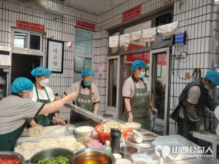 一碗热汤暖长夏一份善念润潞州----长治市小雨点公益志愿者协会思源组爱心人士7月13日送来了一批物资捐赠清单上有保障口粮的白面50斤大米50斤还有消暑佳品绿豆3袋白糖1袋西瓜以及70包鲜嫩的玉米 - 第14张 - 山西公益人 一碗热汤暖长夏一份善念润潞州----长治市小雨点公益志愿者协会思源组爱心人士7月13日送来了一批物资捐赠清单上有保障口粮的白面50斤大米50斤还有消暑佳品绿豆3袋白糖1袋西瓜以及70包鲜嫩的玉米 - 第14张