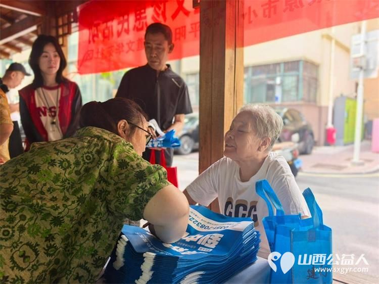 关爱居民口腔健康公益义诊走进社区----小店区平阳路街道文华苑社区联合太原中诺口腔医院开展免费口腔公益惠民活动不断拉近邻里距离用心办好民生小事 - 第3张 - 山西公益人 关爱居民口腔健康公益义诊走进社区----小店区平阳路街道文华苑社区联合太原中诺口腔医院开展免费口腔公益惠民活动不断拉近邻里距离用心办好民生小事 - 第3张
