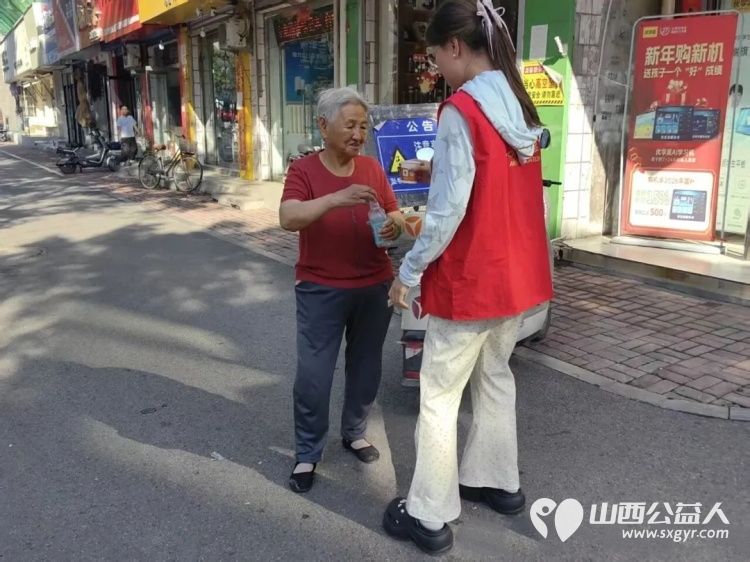 安福伏茶一杯伏茶千年善行|介休市彦博路社区志愿者协会免费伏茶茶摊7月15日开市组织志愿者每日熬煮伏茶免费发放给户外工作者与过往居民 - 第8张 - 山西公益人 安福伏茶一杯伏茶千年善行|介休市彦博路社区志愿者协会免费伏茶茶摊7月15日开市组织志愿者每日熬煮伏茶免费发放给户外工作者与过往居民 - 第8张
