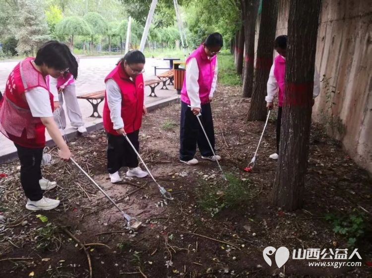 守护河湖保生态----文水县爱心帮扶志愿者协会组织返乡大学生志愿者开展返乡学子关爱河湖保护母亲河净滩护河系列志愿服务活动以青春力量践行生态文明理念 - 第9张 - 山西公益人 守护河湖保生态----文水县爱心帮扶志愿者协会组织返乡大学生志愿者开展返乡学子关爱河湖保护母亲河净滩护河系列志愿服务活动以青春力量践行生态文明理念 - 第9张