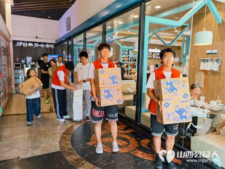 携手筑梦影暖童心----太原市龙城义工组织志愿者和福利院的孩子们参加暑期观影活动 - 第3张 - 山西公益人 携手筑梦影暖童心----太原市龙城义工组织志愿者和福利院的孩子们参加暑期观影活动 - 第3张