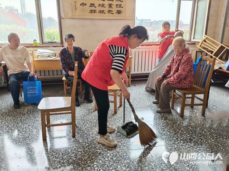 介休市敬老协会敬老爱老助老活动2026年7月18日走进洪山镇西湛泉村崇贤村在两村党群服务中心为老人提供爱心理发体检等服务用实实在在的志愿服务传递人间温情 - 第36张 - 山西公益人 介休市敬老协会敬老爱老助老活动2026年7月18日走进洪山镇西湛泉村崇贤村在两村党群服务中心为老人提供爱心理发体检等服务用实实在在的志愿服务传递人间温情 - 第36张