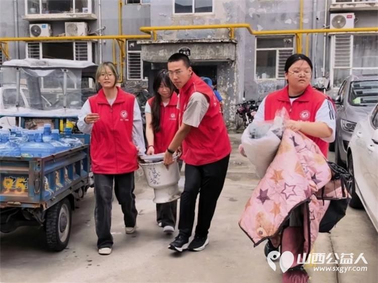 志愿红点亮街巷助力盐湖文明城市创建----盐湖区志愿者协会联动振兴庄社区、锦绣社区、府西街社区开展清洁家园·文明同行志愿服务活动以鲜活的志愿力量擦亮盐湖文明底色 - 第2张 - 山西公益人 志愿红点亮街巷助力盐湖文明城市创建----盐湖区志愿者协会联动振兴庄社区、锦绣社区、府西街社区开展清洁家园·文明同行志愿服务活动以鲜活的志愿力量擦亮盐湖文明底色 - 第2张