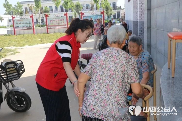志愿暖界村义剪义诊送到家----盐湖区志愿者协会组织志愿者走进东郭镇界村服务乡村老人义剪义诊为助力乡村振兴增进民生福祉持续贡献志愿力量 - 第13张