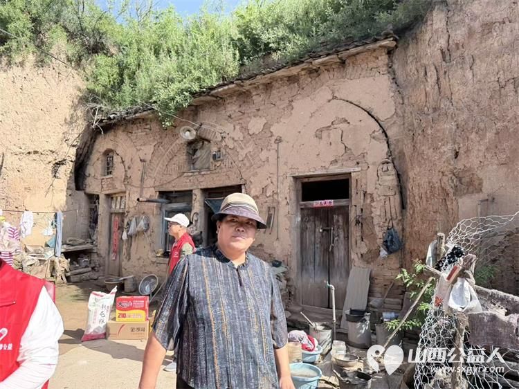 一缕夏日温情守护乡间孤老----长治圆梦公益志愿者奔赴沁县徐村、清河村开启专项敬老公益活动走访8户特殊孤寡困难老人用米面粮油被褥衣物与长久陪伴为长者送去夏日暖意 - 第17张 - 山西公益人 一缕夏日温情守护乡间孤老----长治圆梦公益志愿者奔赴沁县徐村、清河村开启专项敬老公益活动走访8户特殊孤寡困难老人用米面粮油被褥衣物与长久陪伴为长者送去夏日暖意 - 第17张
