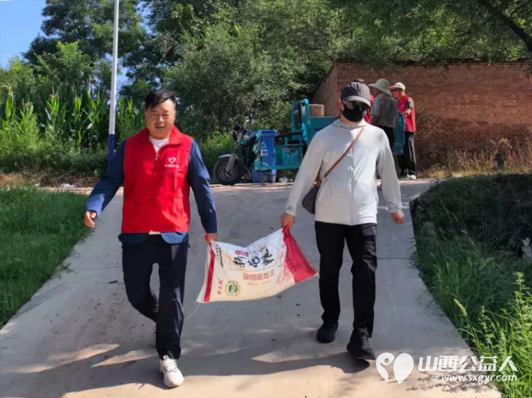 一缕夏日温情守护乡间孤老----长治圆梦公益志愿者奔赴沁县徐村、清河村开启专项敬老公益活动走访8户特殊孤寡困难老人用米面粮油被褥衣物与长久陪伴为长者送去夏日暖意 - 第11张 - 山西公益人 一缕夏日温情守护乡间孤老----长治圆梦公益志愿者奔赴沁县徐村、清河村开启专项敬老公益活动走访8户特殊孤寡困难老人用米面粮油被褥衣物与长久陪伴为长者送去夏日暖意 - 第11张