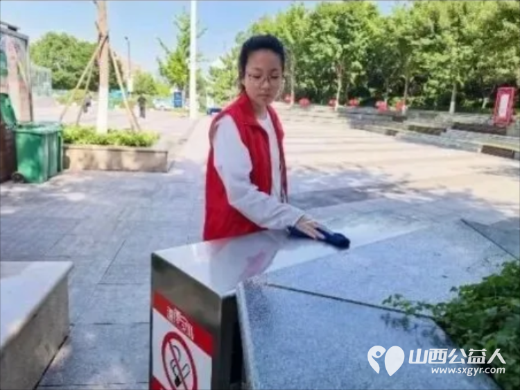 志愿点亮高铁窗口文明护航温馨旅途----忻州市爱心公益协会组织40余名志愿者齐聚忻州高铁站广场开展综合文明志愿服务行动 - 第10张 - 山西公益人 志愿点亮高铁窗口文明护航温馨旅途----忻州市爱心公益协会组织40余名志愿者齐聚忻州高铁站广场开展综合文明志愿服务行动 - 第10张