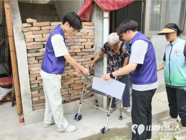 盐湖区志愿者协会联合运城学院应用化学系组织三下乡实践活动 参观协会阵地学习先进事迹开展交通法规宣传开展环境整治活动陪伴困境儿童爱心早餐免费发放服务 - 第4张
