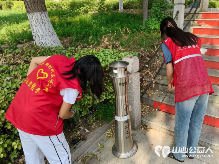 文水县爱心帮扶志愿者协会7月24日开展守护文水青山共建生态家园环境清洁新时代文明实践志愿服务活动组织志愿者走进西山开展白色垃圾清理专项行动 - 第9张 - 山西公益人 文水县爱心帮扶志愿者协会7月24日开展守护文水青山共建生态家园环境清洁新时代文明实践志愿服务活动组织志愿者走进西山开展白色垃圾清理专项行动 - 第9张