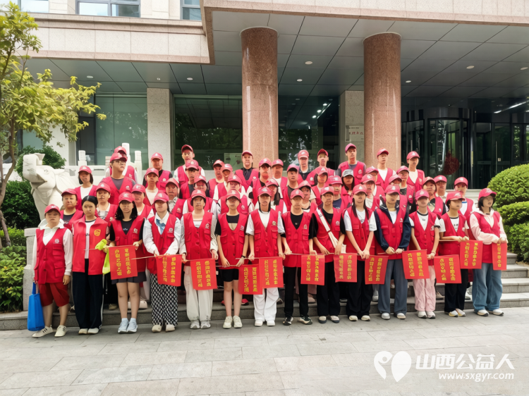 践行垃圾分类守护美丽临汾----临汾市文明交通志愿者协会组织70余名志愿者开展垃圾分类与环境保护志愿服务活动 - 第1张
