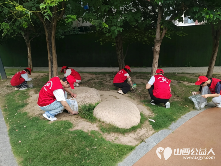 践行垃圾分类守护美丽临汾----临汾市文明交通志愿者协会组织70余名志愿者开展垃圾分类与环境保护志愿服务活动 - 第7张