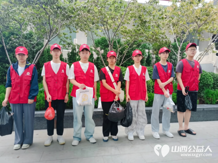 践行垃圾分类守护美丽临汾----临汾市文明交通志愿者协会组织70余名志愿者开展垃圾分类与环境保护志愿服务活动 - 第3张