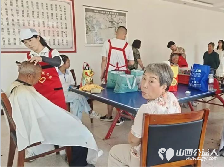 十载行善路温情暖永阳----杨燕英与五台公益之家的志愿者们自驾奔赴永阳村把贴心服务与欢声笑语送到村民身边常态化上门开展便民服务把温暖长久留在这片土地 - 第4张 - 山西公益人 十载行善路温情暖永阳----杨燕英与五台公益之家的志愿者们自驾奔赴永阳村把贴心服务与欢声笑语送到村民身边常态化上门开展便民服务把温暖长久留在这片土地 - 第4张