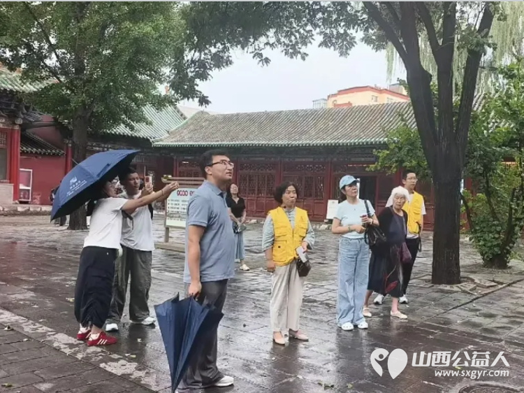 烈日风雨中的文化守护者——长治市文物保护服务中心组织长治城隍庙文保志愿者暑期义务讲解赢得了到访游客的一致好评 - 第8张