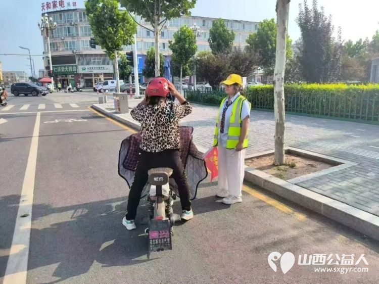 文明劝导暖街头青春志愿护通行｜文水县爱心帮扶志愿者协会7月26日开展暑期交通文明活动向过往群众普及交通安全知识倡导大家自觉遵守交通法规 - 第11张