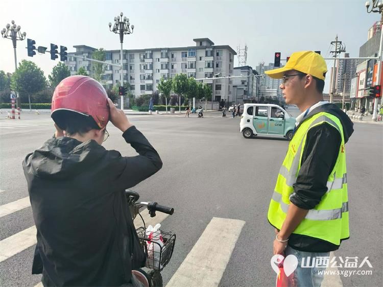 文明劝导暖街头青春志愿护通行｜文水县爱心帮扶志愿者协会7月26日开展暑期交通文明活动向过往群众普及交通安全知识倡导大家自觉遵守交通法规 - 第6张